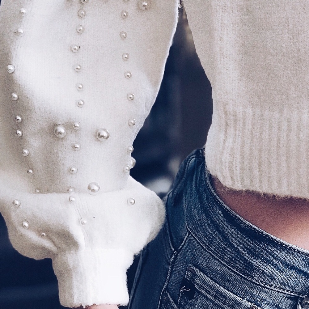 White Embellished Pearl Turtleneck Knit Sweater - Picture 7 of 8